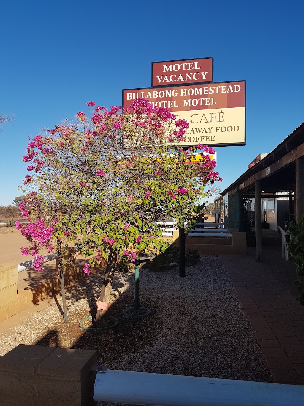 Billabong Homestead Hotel | Tourist Drive 354, Meadow WA 6532, Australia | Phone: (08) 9942 5980
