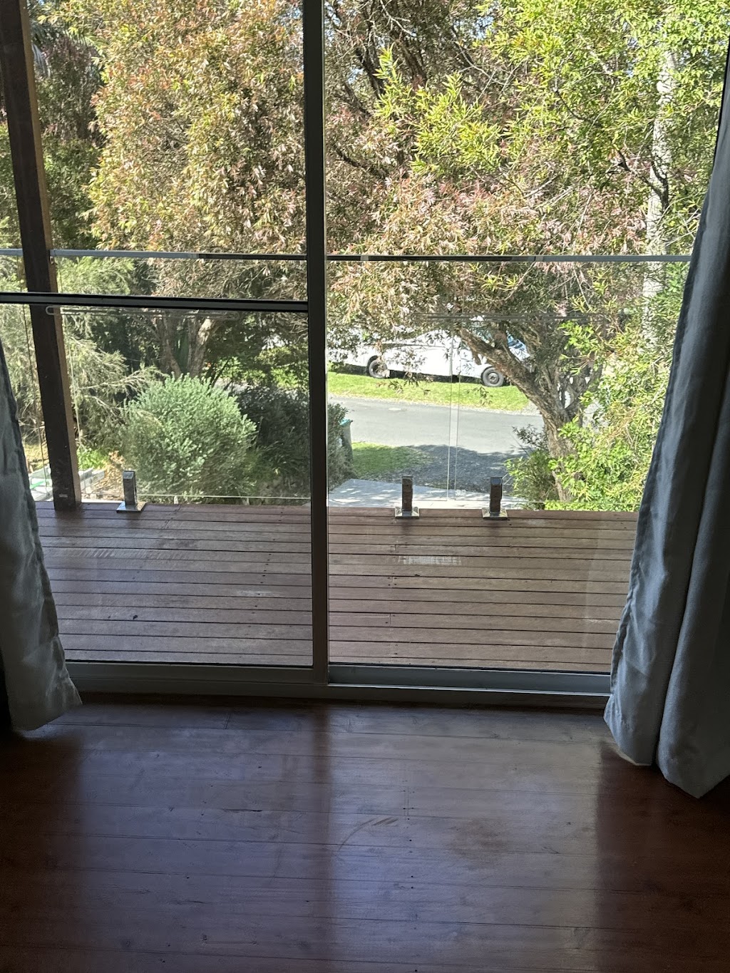 Lakes Glass and Glazing | 7/9 David St, Doyalson NSW 2262, Australia | Phone: (02) 4399 1199