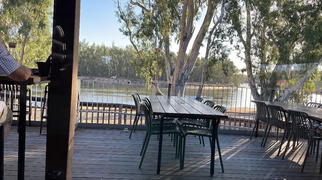 The Bend Restaurant | 2 Deniliquin St, Tocumwal NSW 2714, Australia | Phone: 0418 924 665