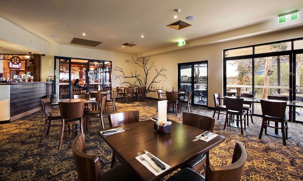 Dublin Docks Tavern | Harbourtown Shopping Centre, Harbour Town Dr, Biggera Waters QLD 4216, Australia | Phone: (07) 5563 9433