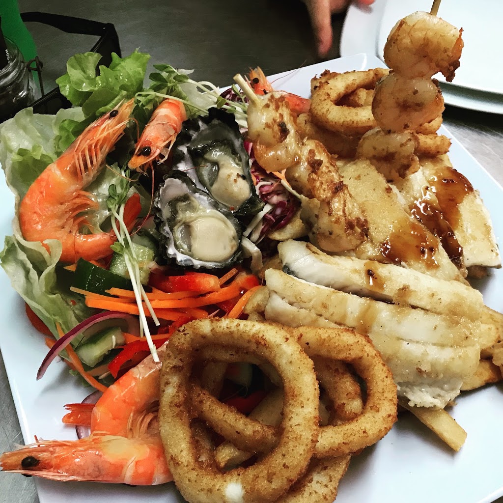Pelican Rocks Seafood Restaurant & Cafe | cafe | 117 Greenwell Point Rd, Greenwell Point NSW 2540, Australia | 0244471471 OR +61 2 4447 1471