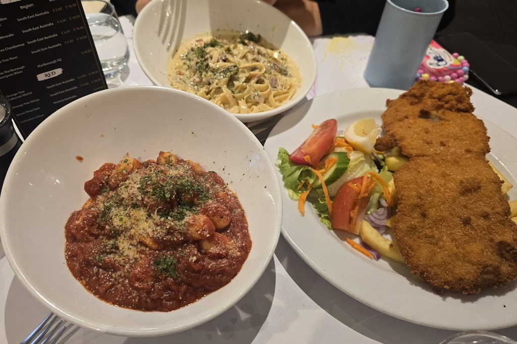 DAmato Family Restaurant at Tullimbar | 2465 Illawarra Hwy, Tullimbar NSW 2527, Australia | Phone: (02) 4231 9488