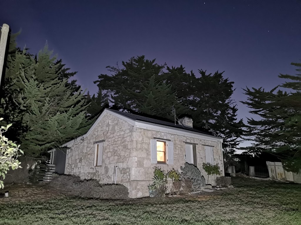 Honeyfield Cottage | 3006 Southern Ports Hwy, Mount Benson SA 5276, Australia | Phone: 1300 760 629