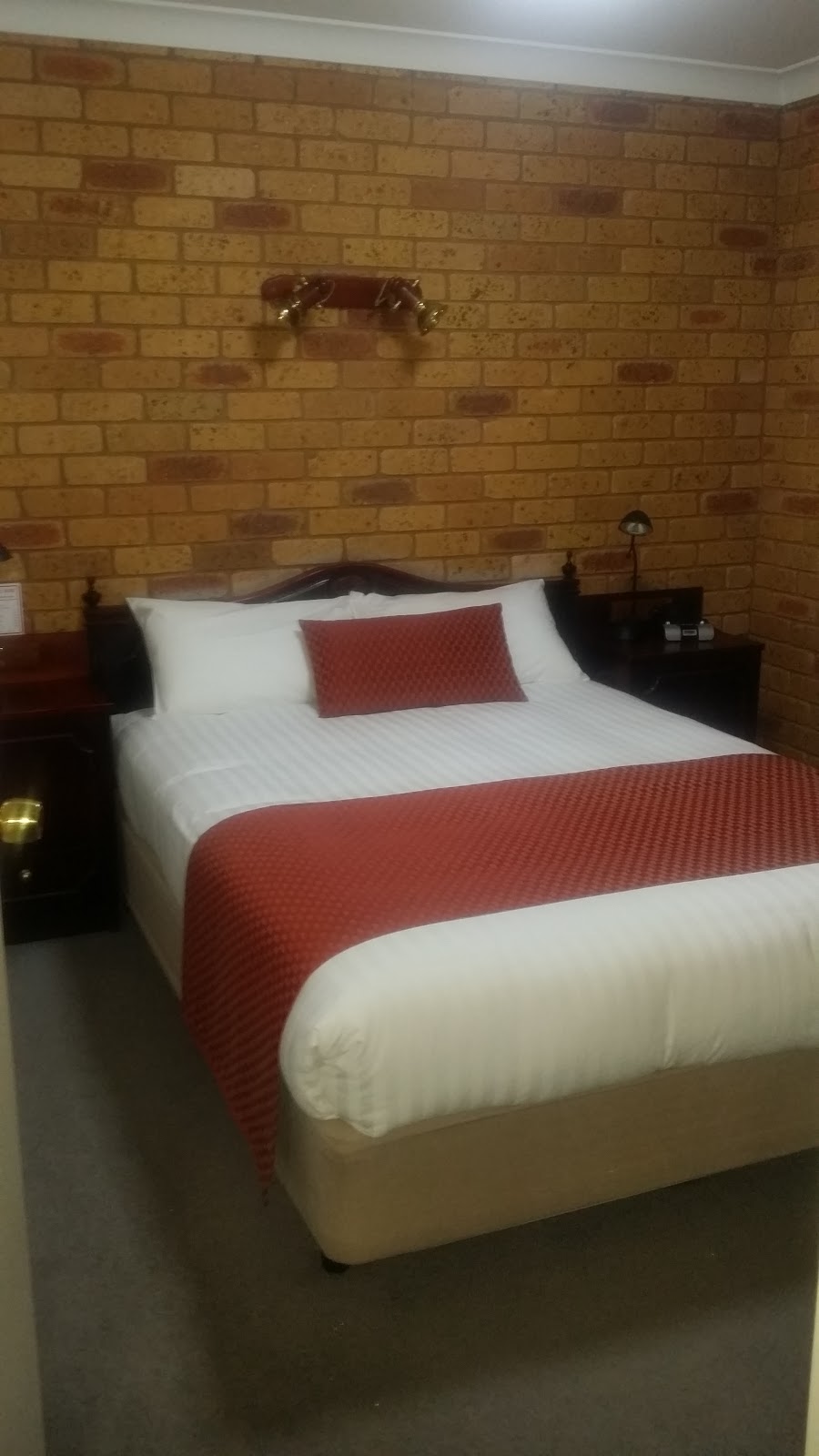 Narrandera Club Motor Inn | 38 Bolton St, Narrandera NSW 2700, Australia | Phone: (02) 6959 3123