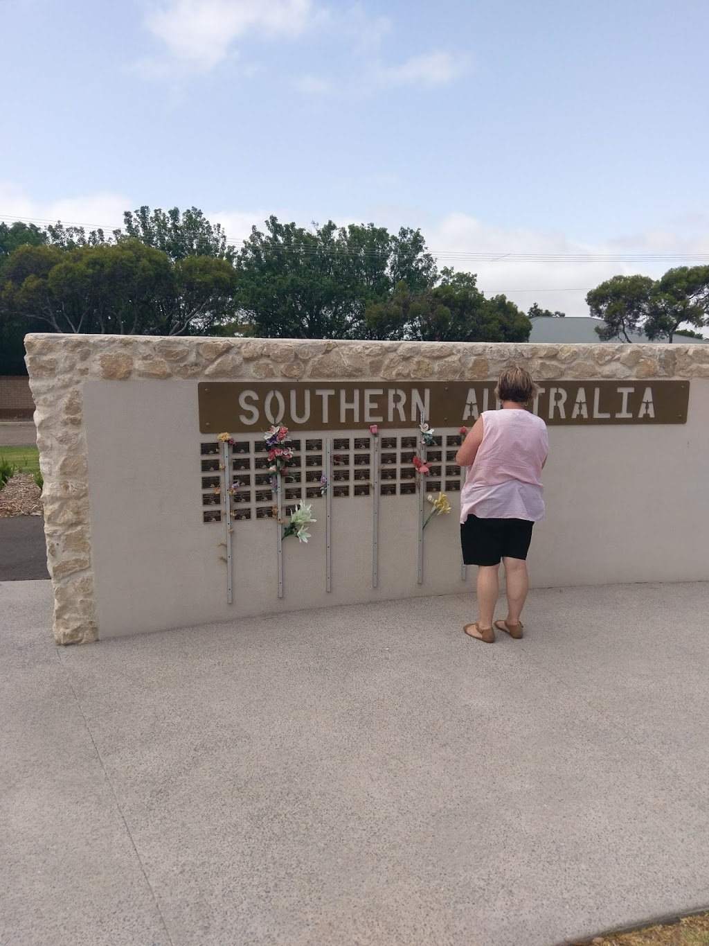 White Hill Truck Drivers Memorial | park | Adelaide Rd, Murray Bridge SA 5253, Australia