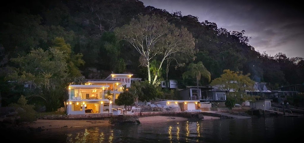 The Villa On Coba Point | 25 Coba Point, Berowra Creek NSW 2082, Australia | Phone: 0422 990 978