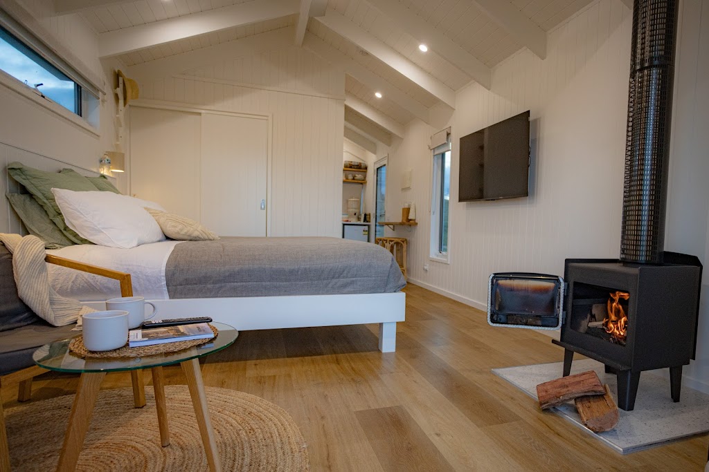 Banjos Cabin Gippsland B&B | 1177 Heyfield-Seaton Rd, Seaton VIC 3858, Australia | Phone: 0411 524 227