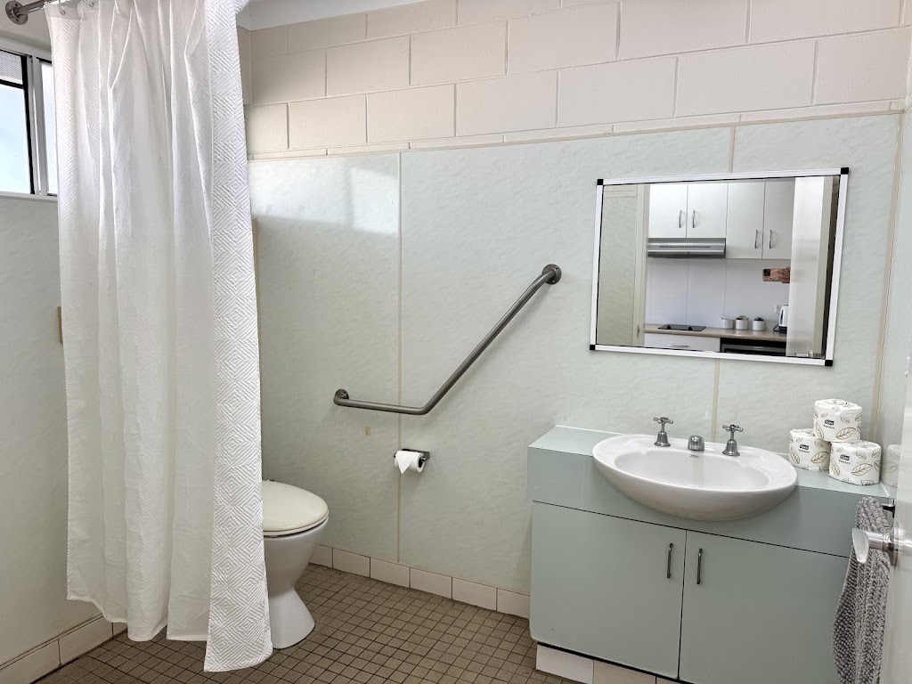 Bulgon Lodge | 7833 Peter Delemothe Rd, Collinsville QLD 4804, Australia | Phone: 0427 928 428