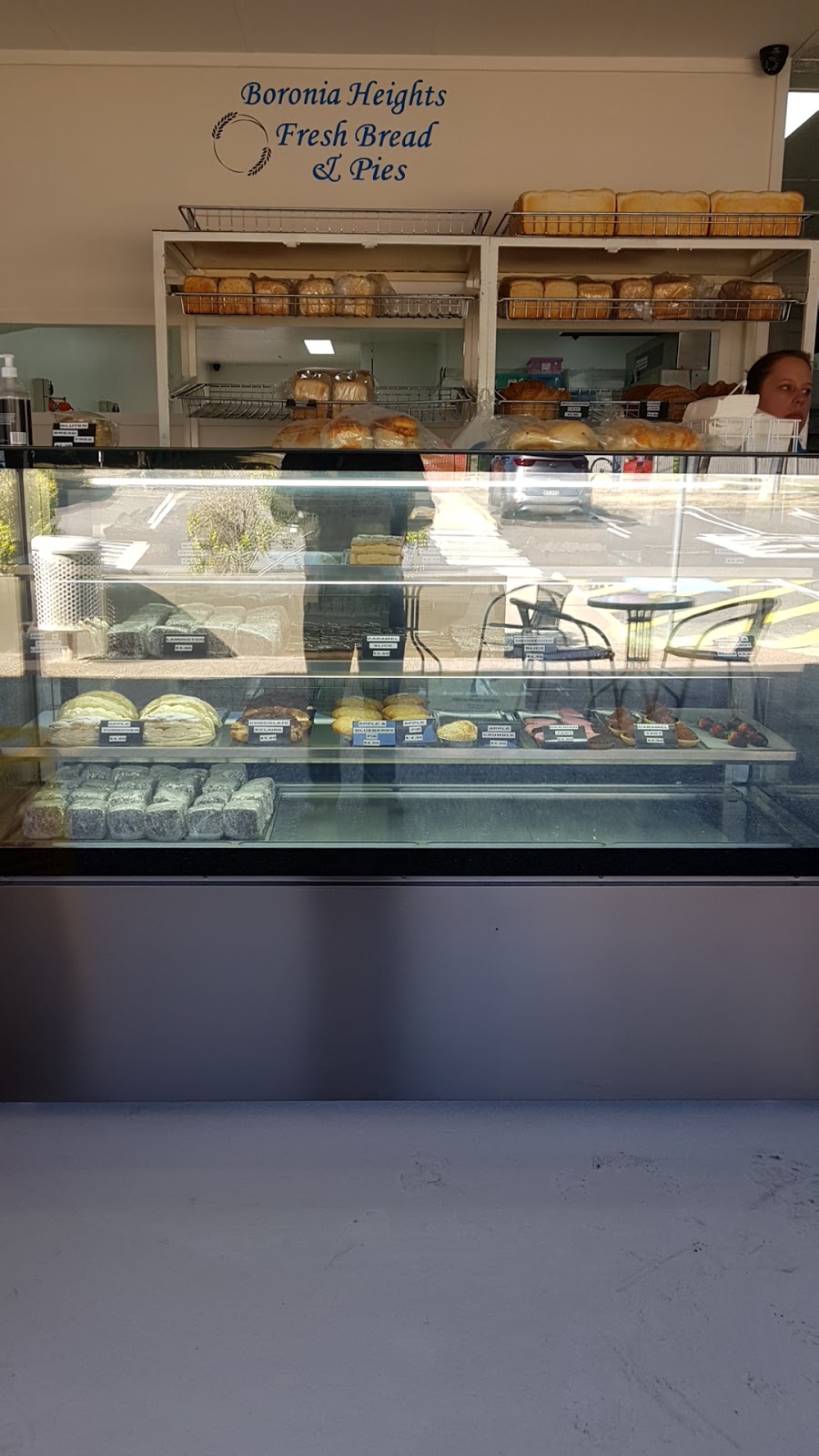 Boronia Heights fresh bread & pies | bakery | 90 Parklands Dr, Boronia Heights QLD 4124, Australia | 0730904419 OR +61 7 3090 4419