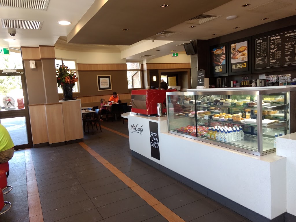 McDonalds Clifton Hill | meal takeaway | 199 Queens Parade, Fitzroy North VIC 3068, Australia | 0383479300 OR +61 3 8347 9300
