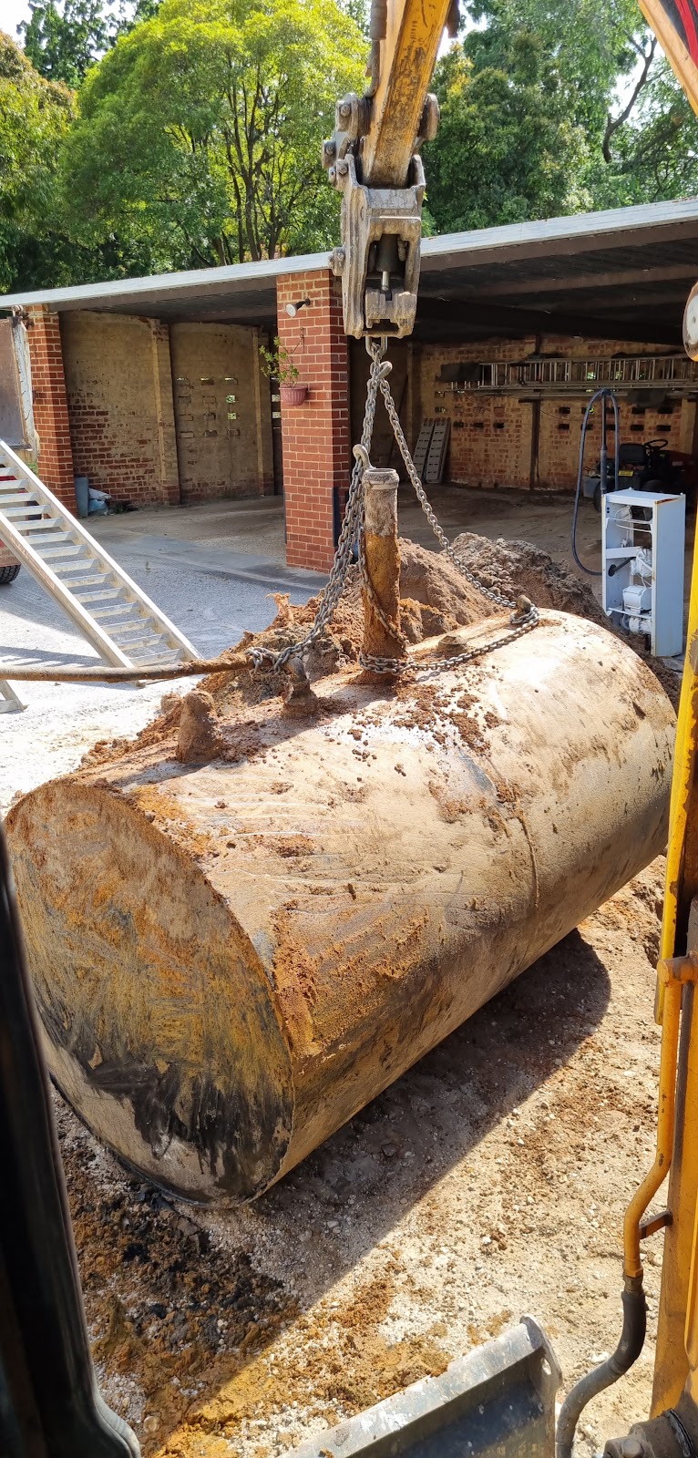 CMH Earthworks | Shop 9/2432 Frankston - Flinders Rd, Bittern VIC 3918, Australia | Phone: 0401 000 072