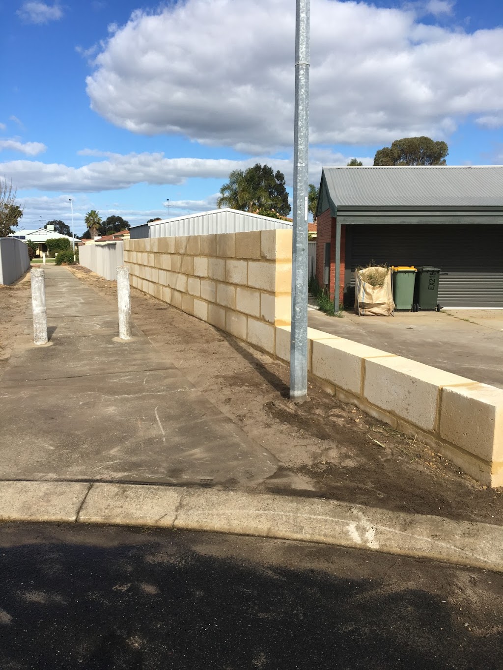 Retaining Wall Installation | painter | 4 Loxton St, Mandurah WA 6210, Australia | 0407202303 OR +61 407 202 303