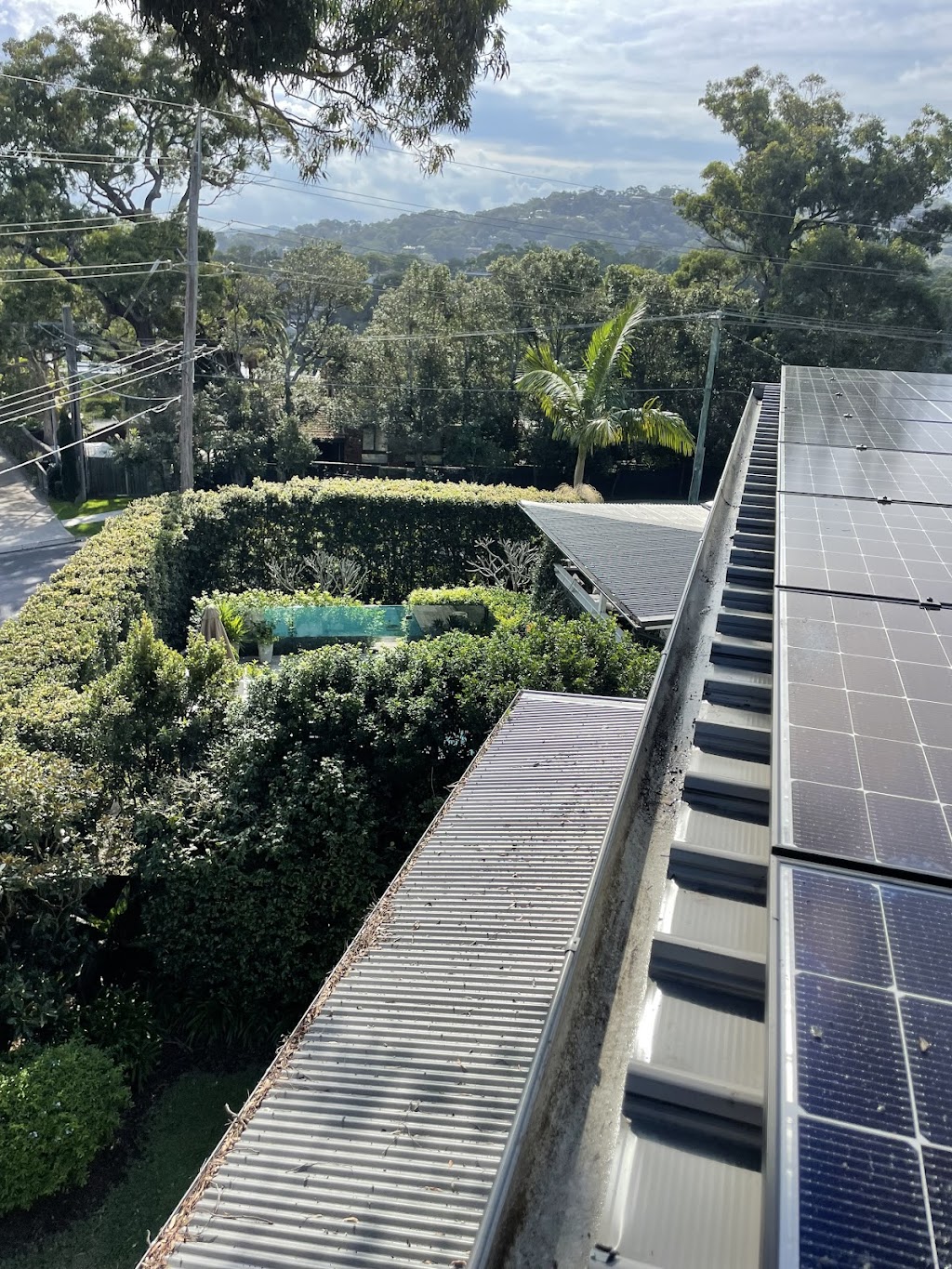 Beaches Gutter Clean | Morella Rd, Whale Beach NSW 2107, Australia | Phone: 0405 613 711