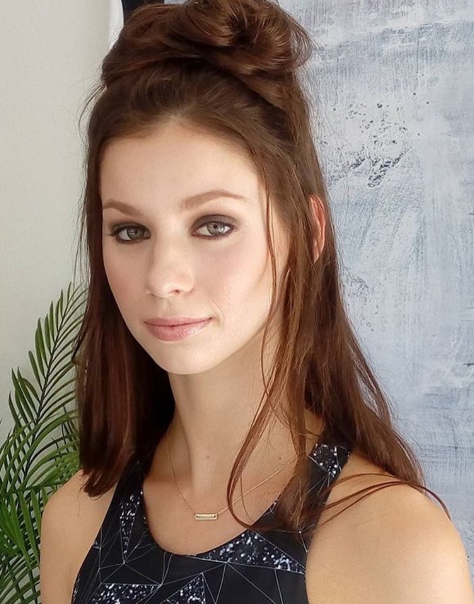 Rogue Makeup | Tamborine Oxenford Rd, Tamborine Mountain QLD 4271, Australia | Phone: 0437 070 684