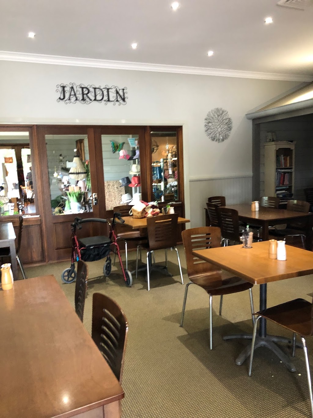 Le Jardin Cafe | cafe | 3070 Remembrance Driveway, Bargo NSW 2574, Australia | 0246842000 OR +61 2 4684 2000