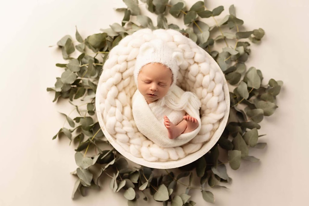 Chasing Tia Photography | 4 Romford Cl, Davistown NSW 2251, Australia | Phone: 0402 085 515