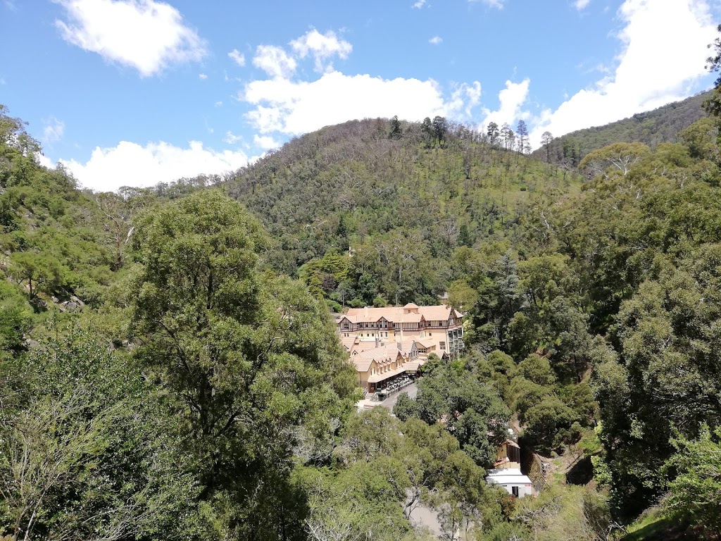 Six Foot Walking Track | 4654 Jenolan Caves Rd, Jenolan NSW 2790, Australia | Phone: (02) 4787 8877