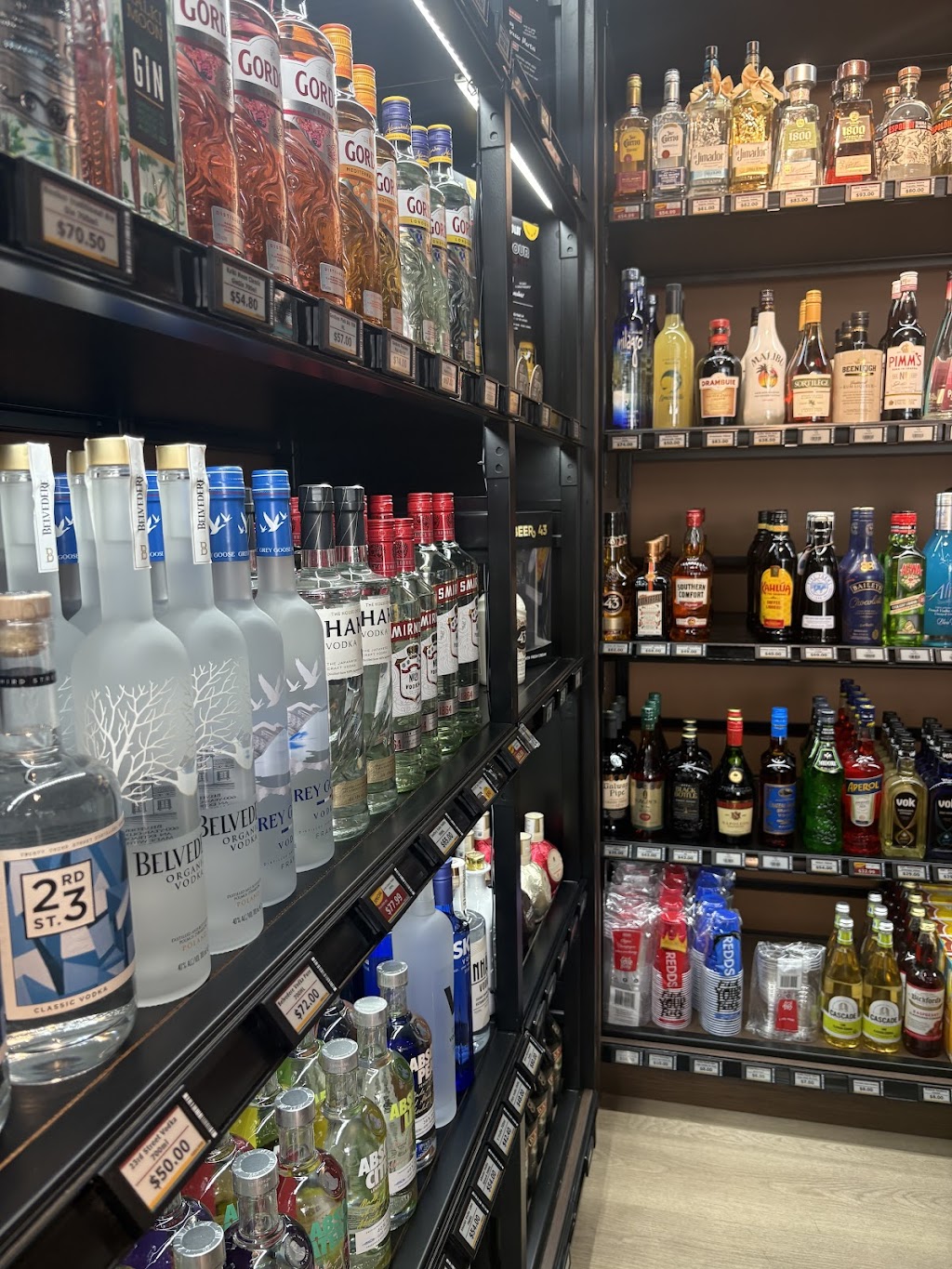Johnsons Cellars Brendale | 2/2 Linkfield Rd, Brendale QLD 4500, Australia | Phone: 0492 208 922
