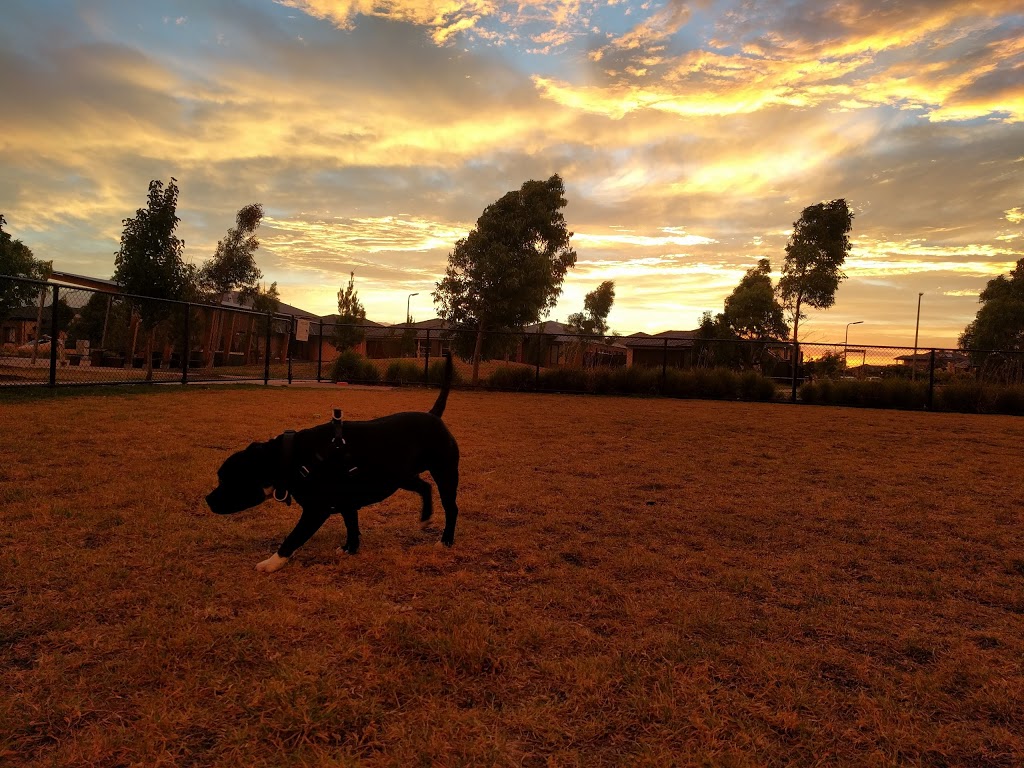 Selandra Rise Dog Park at Heritage Park | Clyde North VIC 3978, Australia