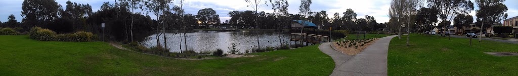 Banjo Paterson Lake | park | 51I Paterson Dr, Lynbrook VIC 3975, Australia