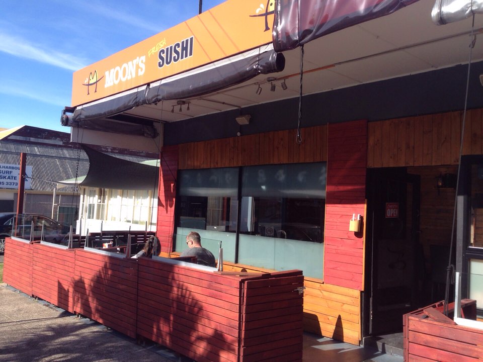 Moons Sushi Shellharbour | restaurant | 30 Addison St, Shellharbour NSW 2529, Australia | 0242964887 OR +61 2 4296 4887