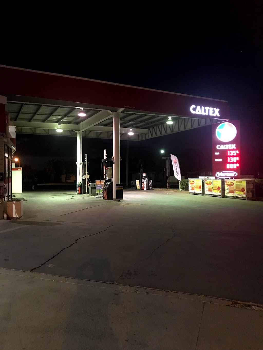Caltex Servo & car wash Moranbah | gas station | 21 Griffin St, Moranbah QLD 4744, Australia | 0749074782 OR +61 7 4907 4782