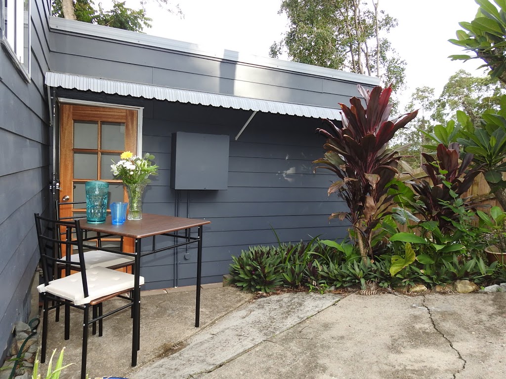 Eumundi Cottage in Town | lodging | 13 Crescent Rd, Eumundi QLD 4562, Australia | 0433237422 OR +61 433 237 422