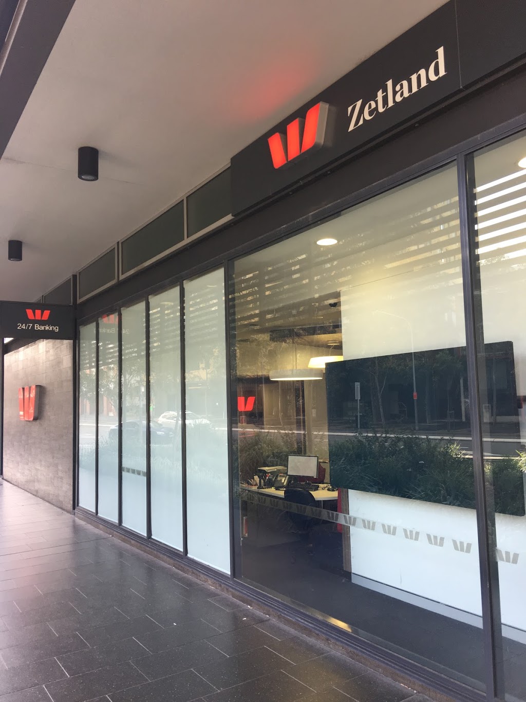 Westpac Branch | bank | 42/2, 2/4 Defries Ave, Zetland NSW 2017, Australia | 0283967444 OR +61 2 8396 7444