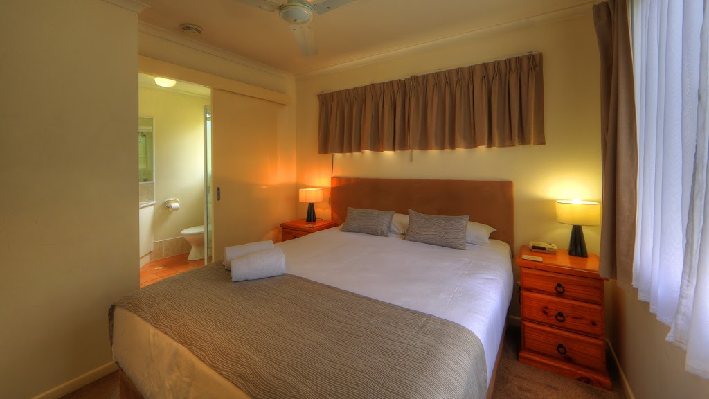 Rainbow Getaway Holiday Apartments | lodging | 2-4 Double Island Dr, Rainbow Beach QLD 4581, Australia | 0754863500 OR +61 7 5486 3500