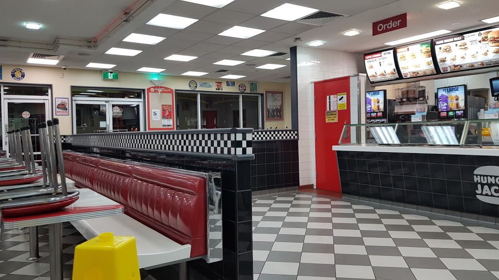 Hungry Jacks Altona Meadows | restaurant | 1 Central Ave, Altona Meadows VIC 3028, Australia | 0393158377 OR +61 3 9315 8377