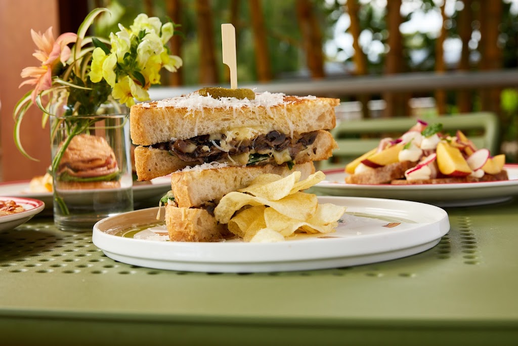 Donovans Link Eatery & Grounds | 631 Hogbin Dr, Toormina NSW 2452, Australia | Phone: 0435 653 588