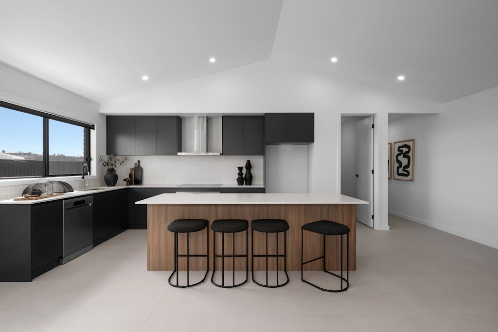 Southern Vale Homes - Leneva Display Homes | 34 Jennings Bvd, Leneva VIC 3691, Australia | Phone: 1300 888 003