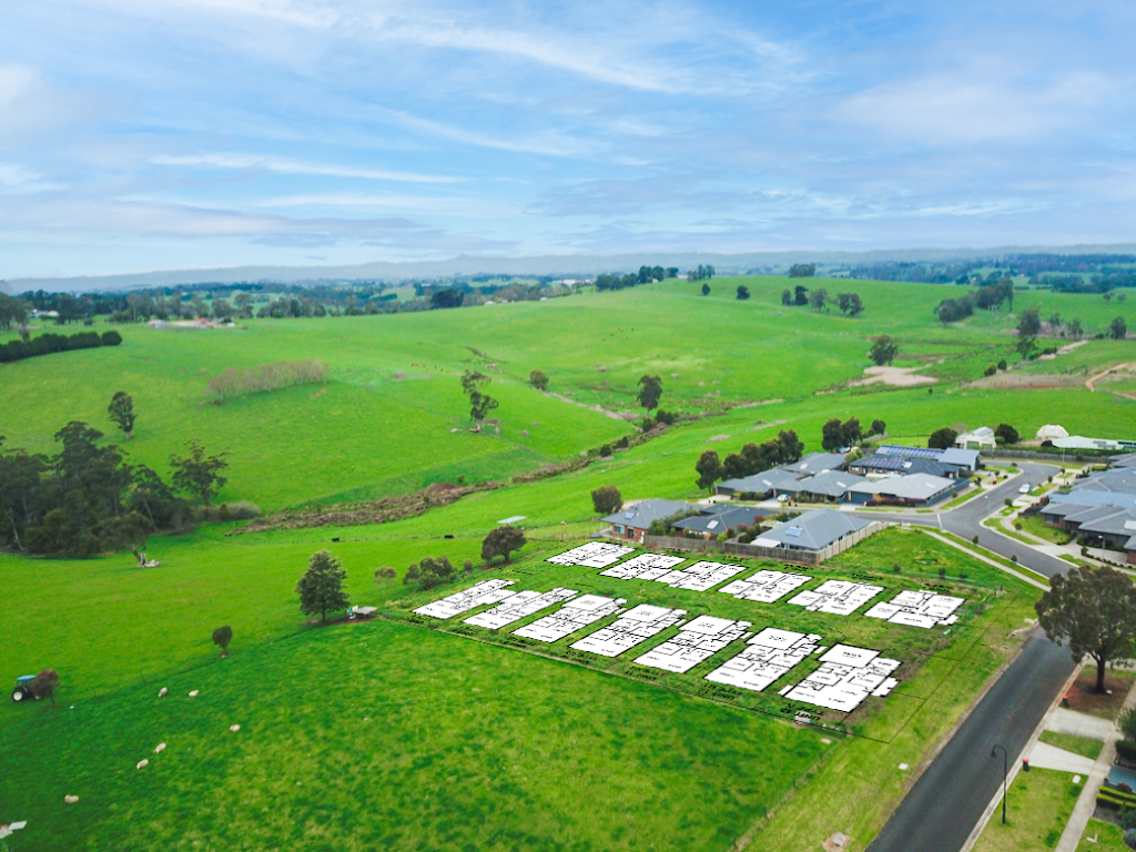 Views at Norman – Madison Builders Group | 96 Norman Rd, Drouin VIC 3818, Australia | Phone: 0415 968 198