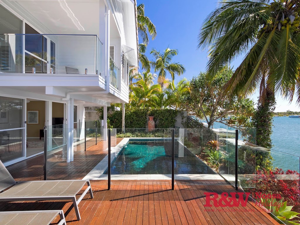 22 Noosa Parade - RW Noosa Holidays | 22 Noosa Parade, Noosa Heads QLD 4567, Australia | Phone: (07) 5448 0966