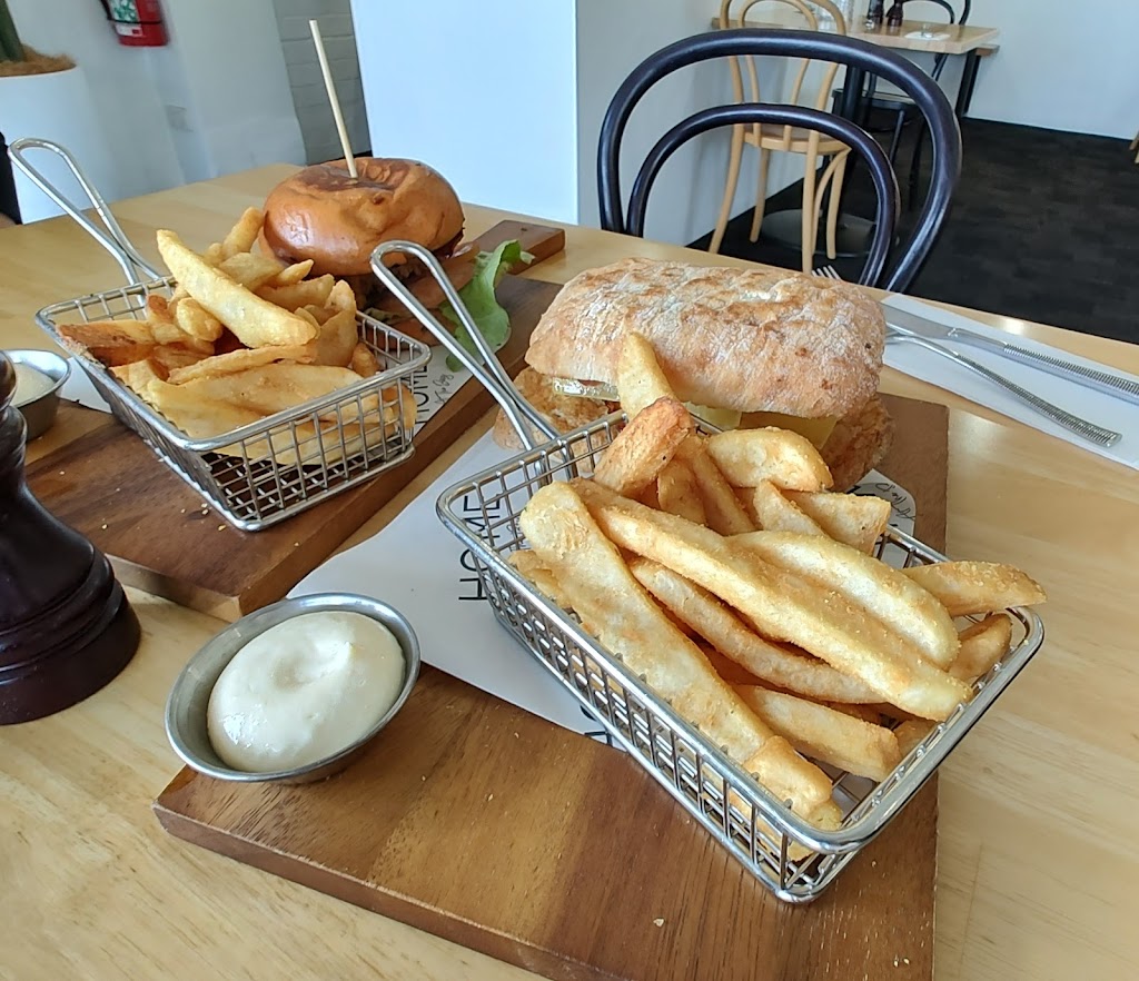 Home At The Bay | 462 The Esplanade, Warners Bay NSW 2282, Australia | Phone: (02) 4948 0049