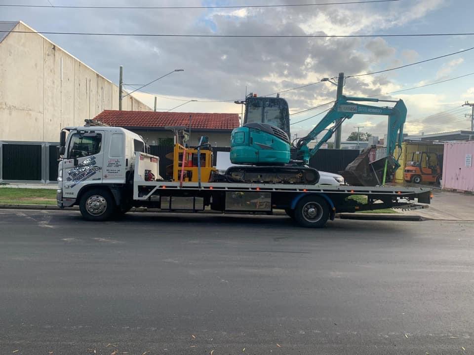 Narangba & Districts Towing Service | 291 Macdonnell Rd, Clontarf QLD 4019, Australia | Phone: 0409 482 620