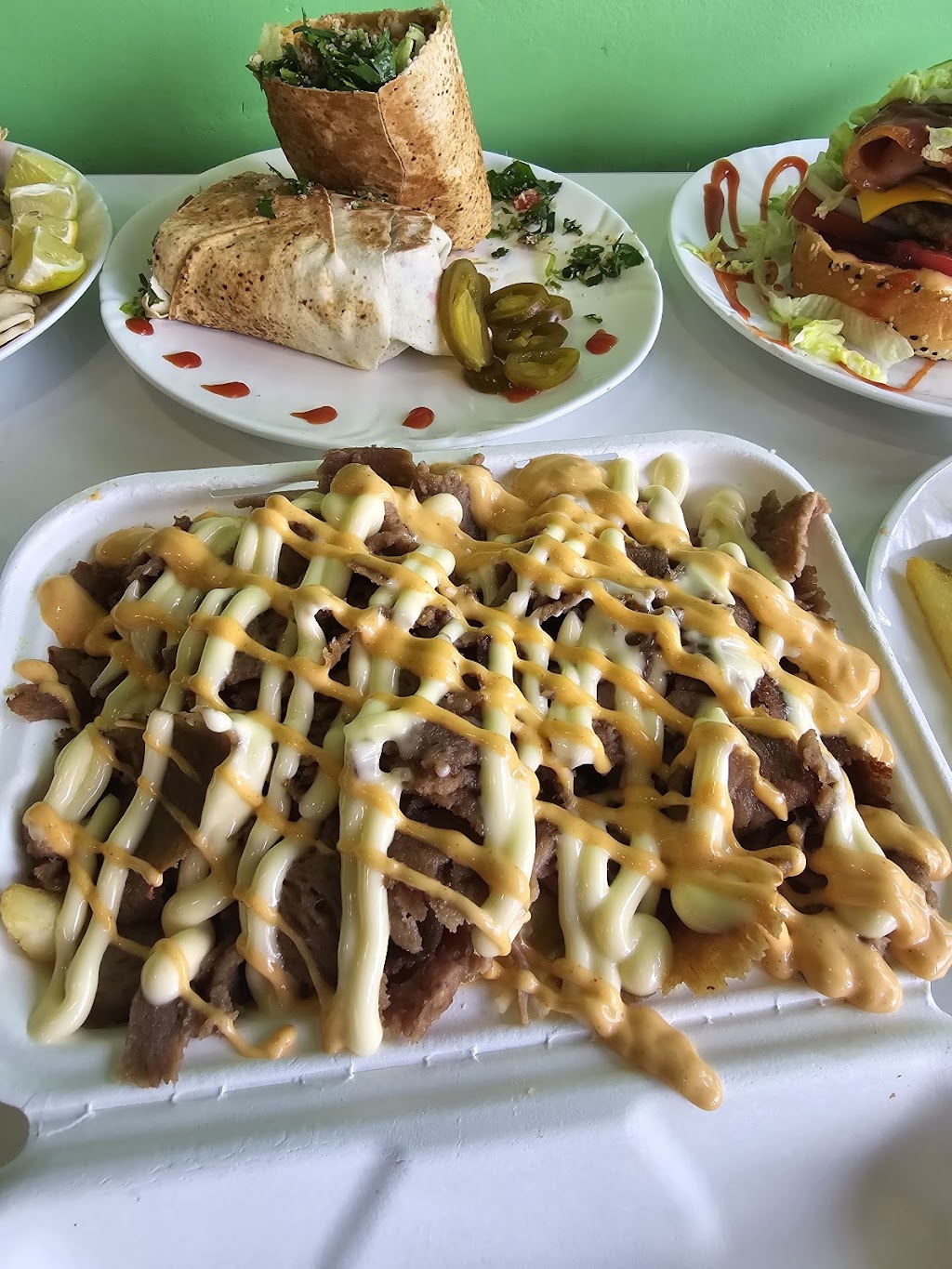 Kebab And Burger Bar Ourimbah | Shop 2/35 Pacific Hwy, Ourimbah NSW 2258, Australia | Phone: 43032825