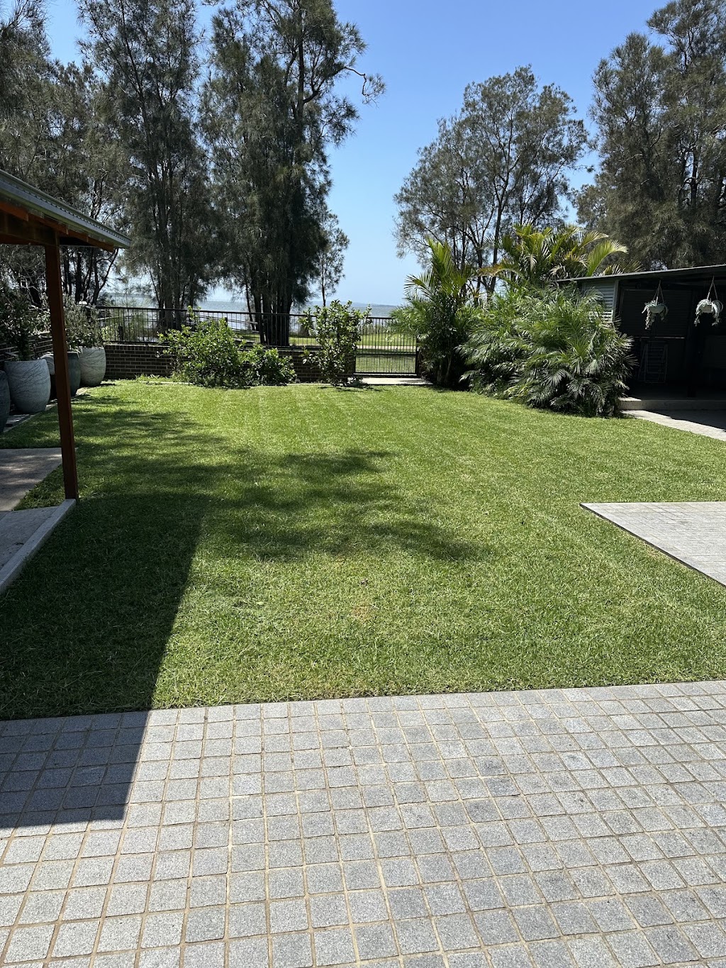 SprucedUP Lawns and Gardens | 252 Lakedge Ave, Berkeley Vale NSW 2261, Australia | Phone: 0402 858 349