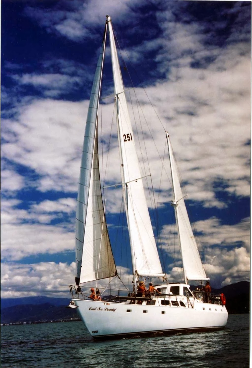 New Horizon Sail and Dive Adventures | store | 1 Marlin Parade, Cairns City QLD 4870, Australia | 0740556130 OR +61 7 4055 6130