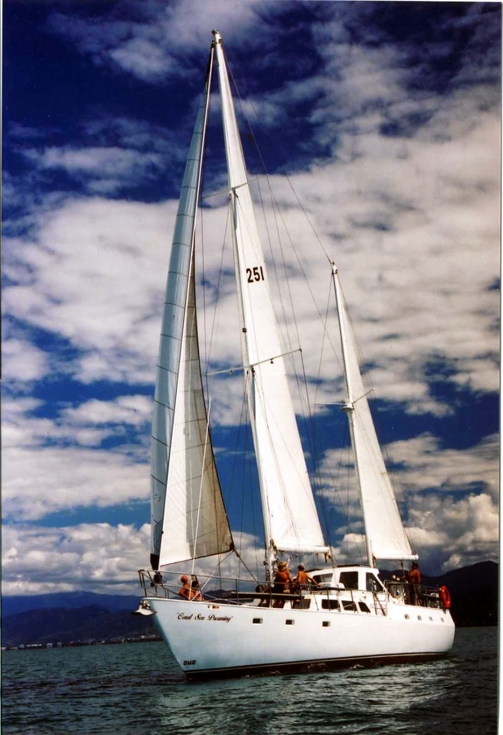 New Horizon Sail and Dive Adventures | 1 Marlin Parade, Cairns City QLD 4870, Australia | Phone: (07) 4055 6130