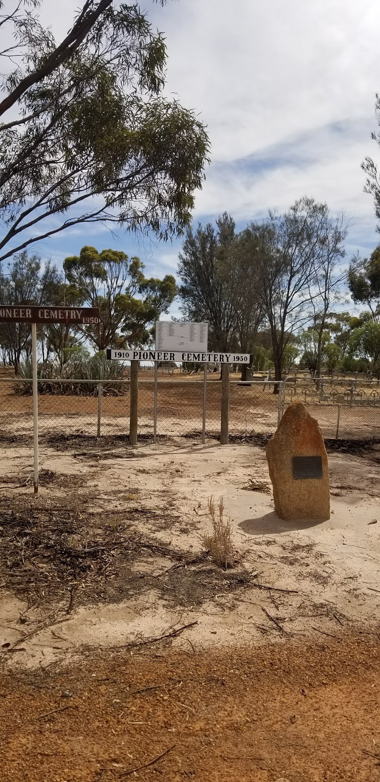 Pioneer Cemetery, Kondinin | museum | Kondinin Lake Rd, Kondinin WA 6367, Australia