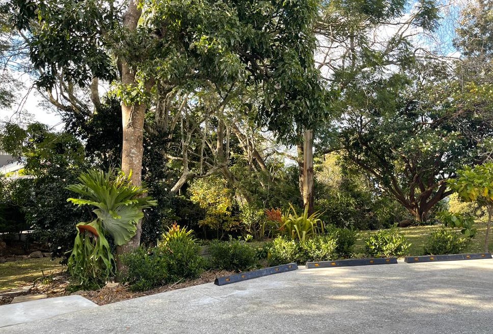 Central Estate | 49 Central Ave, Tamborine Mountain QLD 4272, Australia | Phone: 0432 035 385