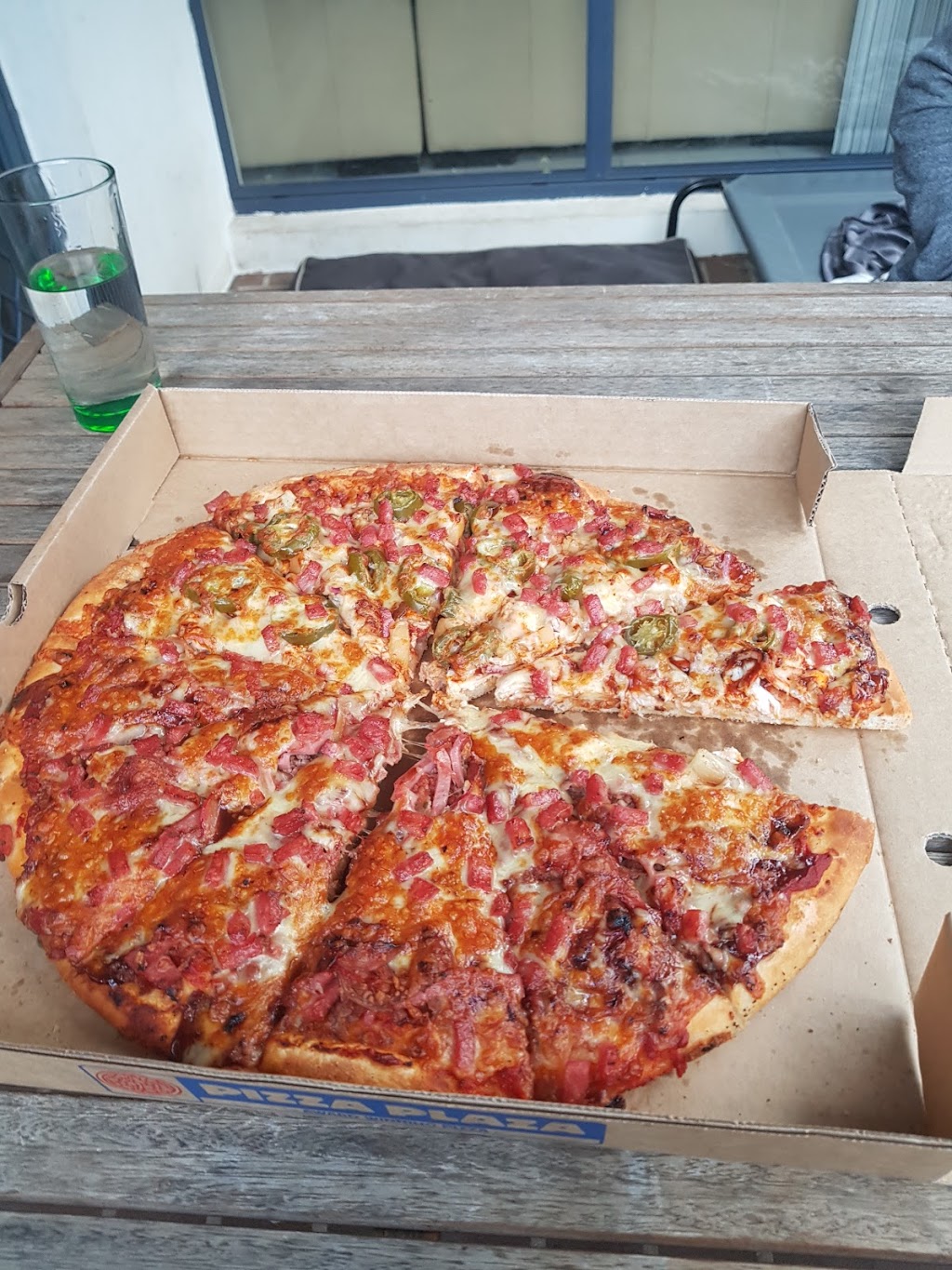 Pizza Plaza | meal takeaway | 7/2281 Sandgate Rd, Boondall QLD 4034, Australia | 0732652955 OR +61 7 3265 2955