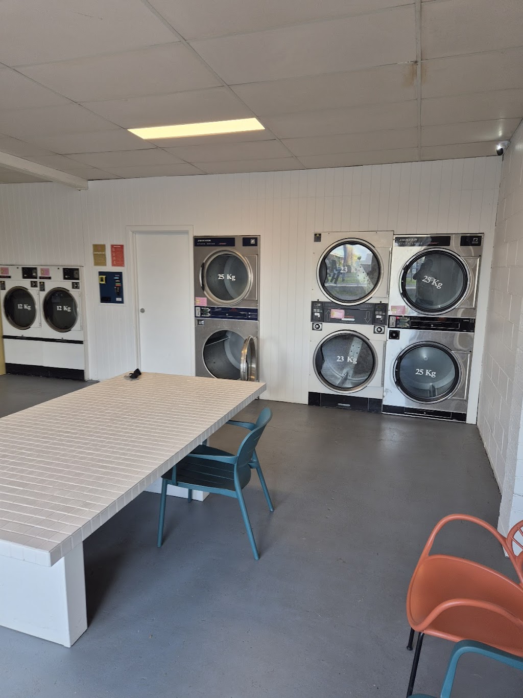 WASH Laundromat Mulwala | 143 Melbourne St, Mulwala NSW 2647, Australia | Phone: 0408 485 662