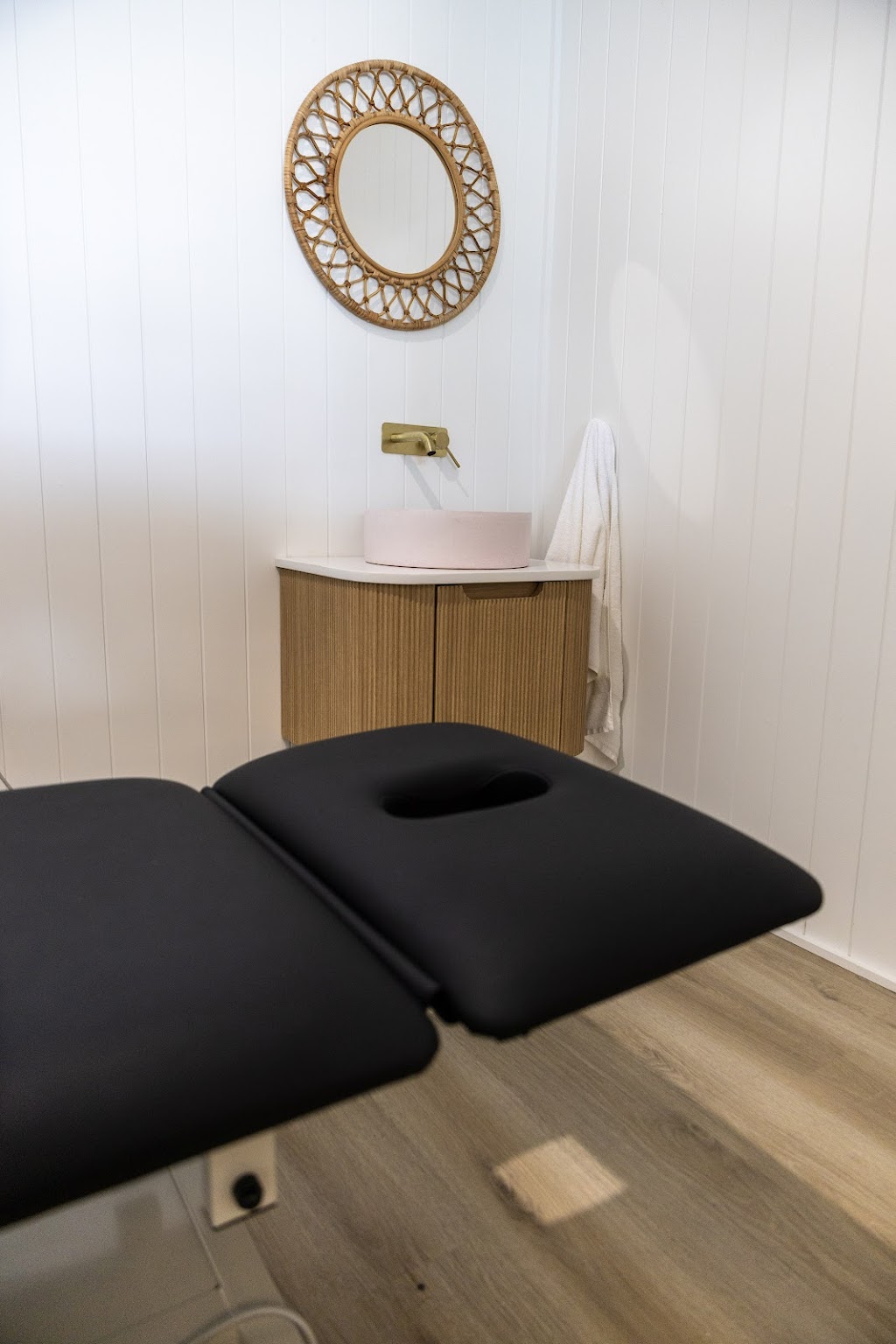Encore Physio & Clinical Pilates | Shop4/1661 Ocean Dr, Lake Cathie NSW 2445, Australia | Phone: 0459 605 774