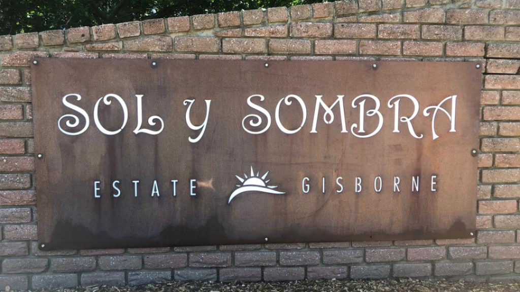 Sol Y Sombra Estate |  | 38 Greenvale Dr, Gisborne VIC 3437, Australia | 0438030906 OR +61 438 030 906
