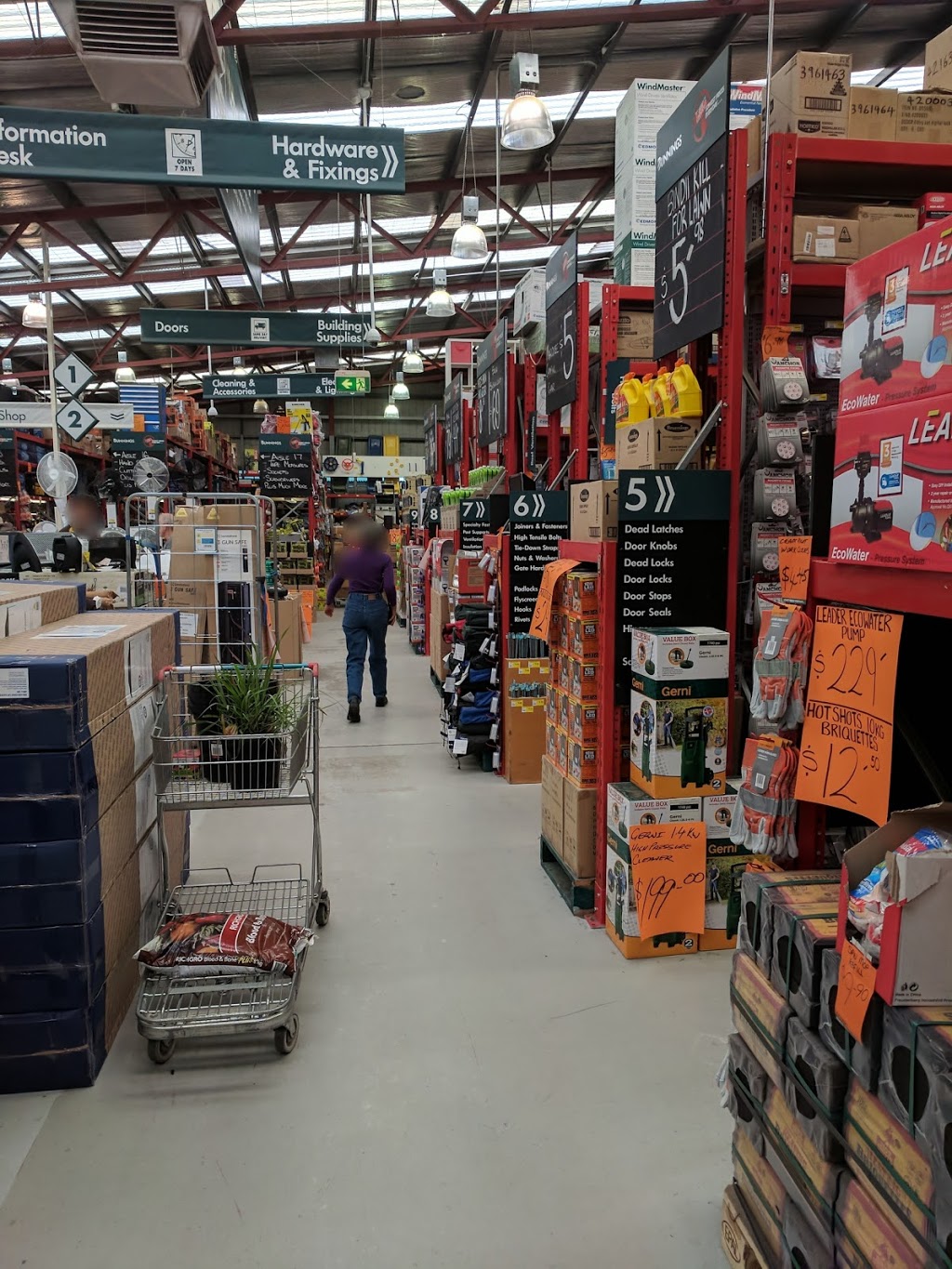 Bunnings Inverell | hardware store | 79-81 Oliver St, Inverell NSW 2360, Australia | 0267209000 OR +61 2 6720 9000