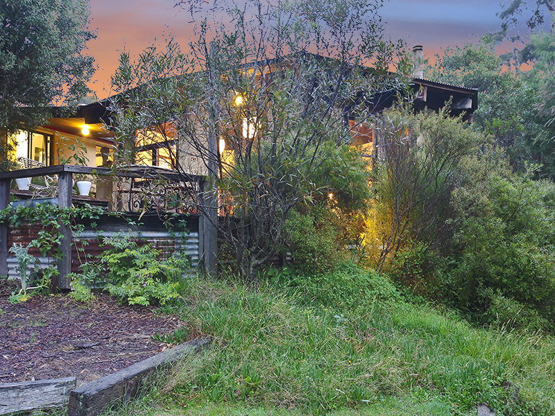 Kanimbla View Clifftop Retreat | lodging | 113 Shipley Rd, Blackheath NSW 2785, Australia | 0247878985 OR +61 2 4787 8985