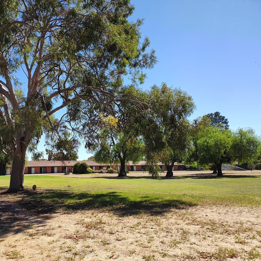 Berrigan Community Golf and Bowling Club | restaurant | 38 Stewart St, Berrigan NSW 2712, Australia | 0358852229 OR +61 3 5885 2229