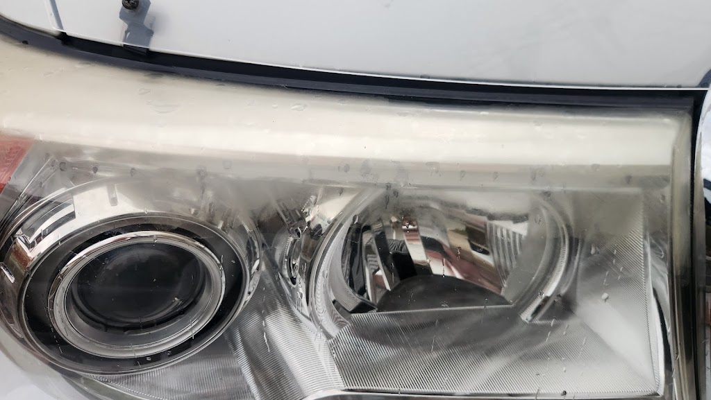 Headlight restoring Newcastle & Lake Macquarie | 119 Enterprise Way, Bolton Point NSW 2283, Australia | Phone: 0499 495 494